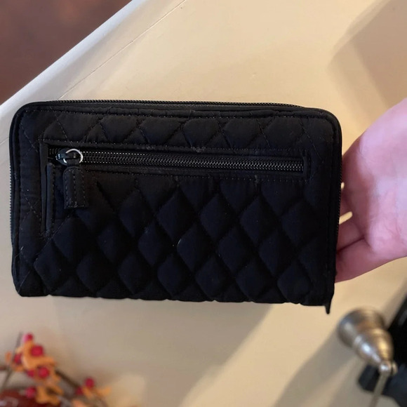 Vera Bradley Microfiber Quilted Black Turnlock Wallet Zip Cards Compartment - Picture 3 of 12